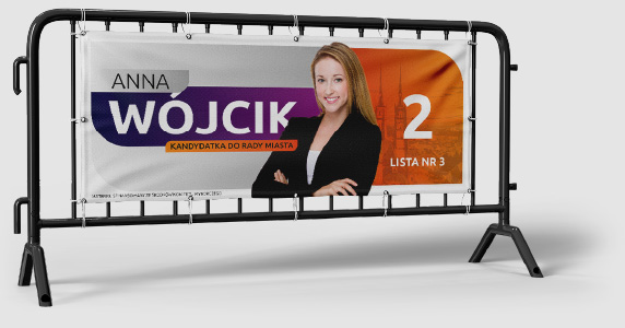 Banery wyborcze mogą być łatwo zawieszone na ogrodzeniach.